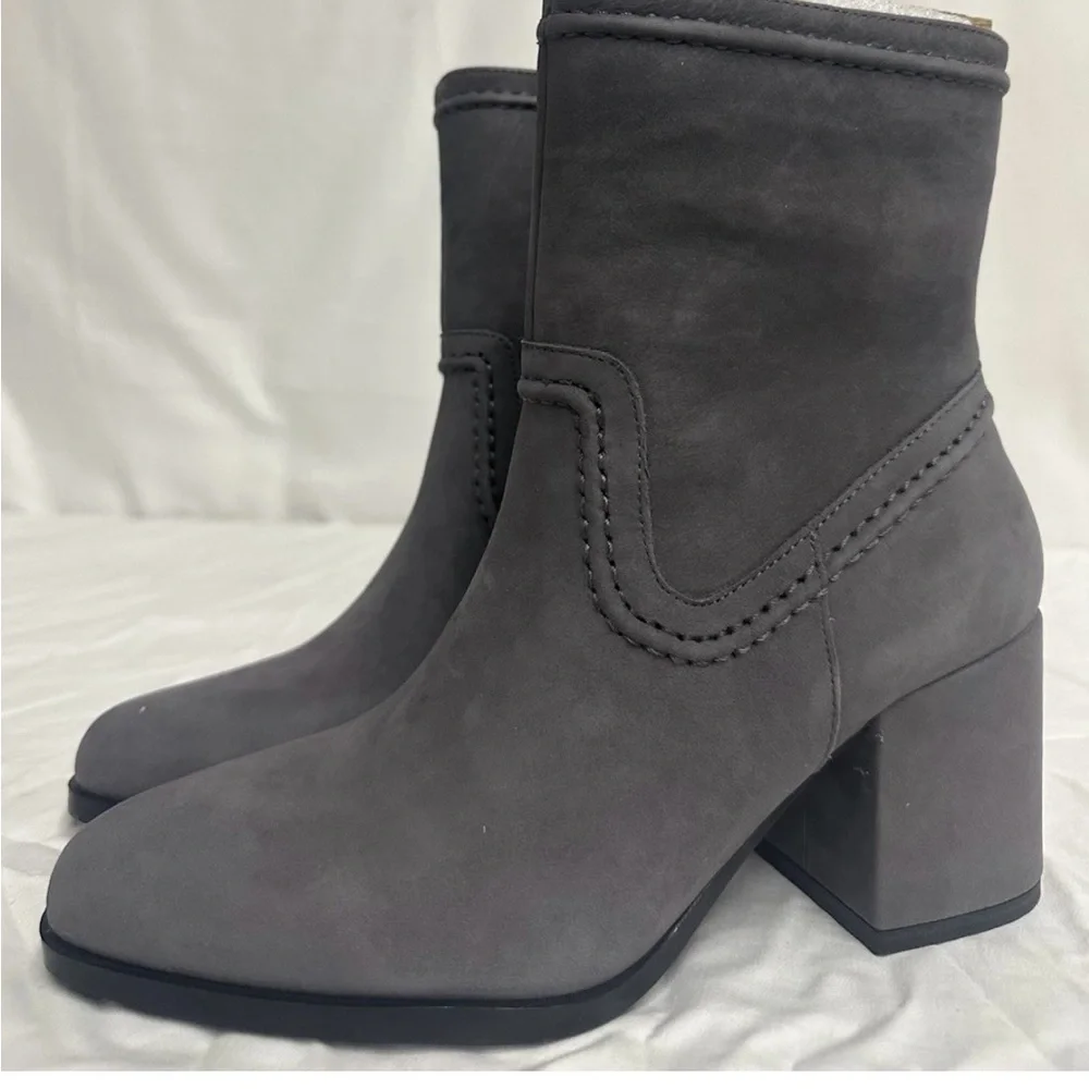 Vince Camuto womens Pailey Block Heel BootMid Calf Boot Size 6M New w box .R14 - Picture 2 of 9
